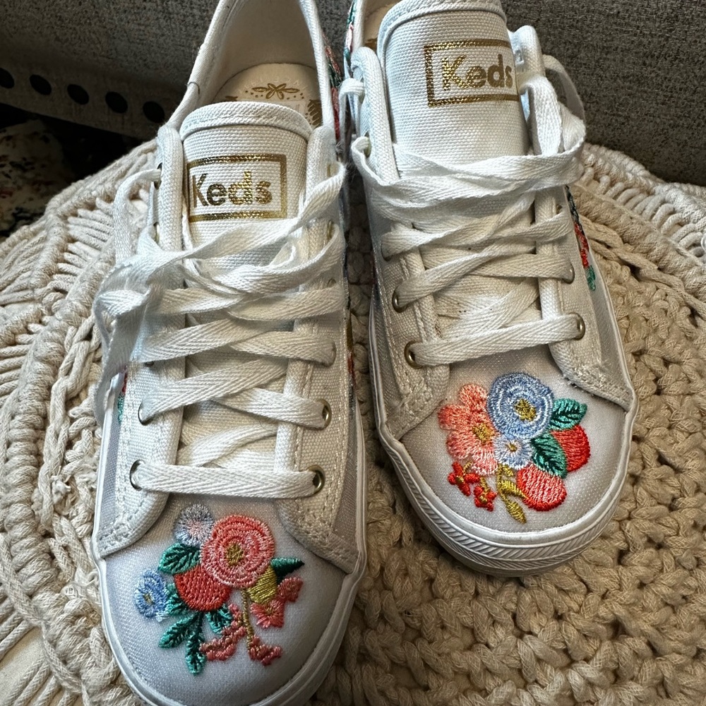Keds White Sneakers with Multicolor Floral Embroidery